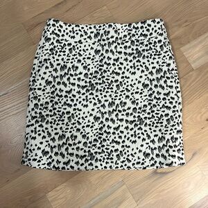 Ann Taylor loft cheetah print skirt great condition